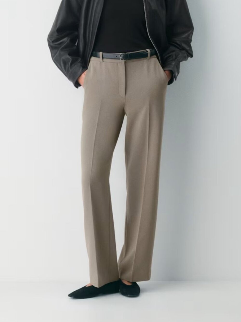 Aritzia New Agency Pant in  Sway Crepe | Like New, Size 6